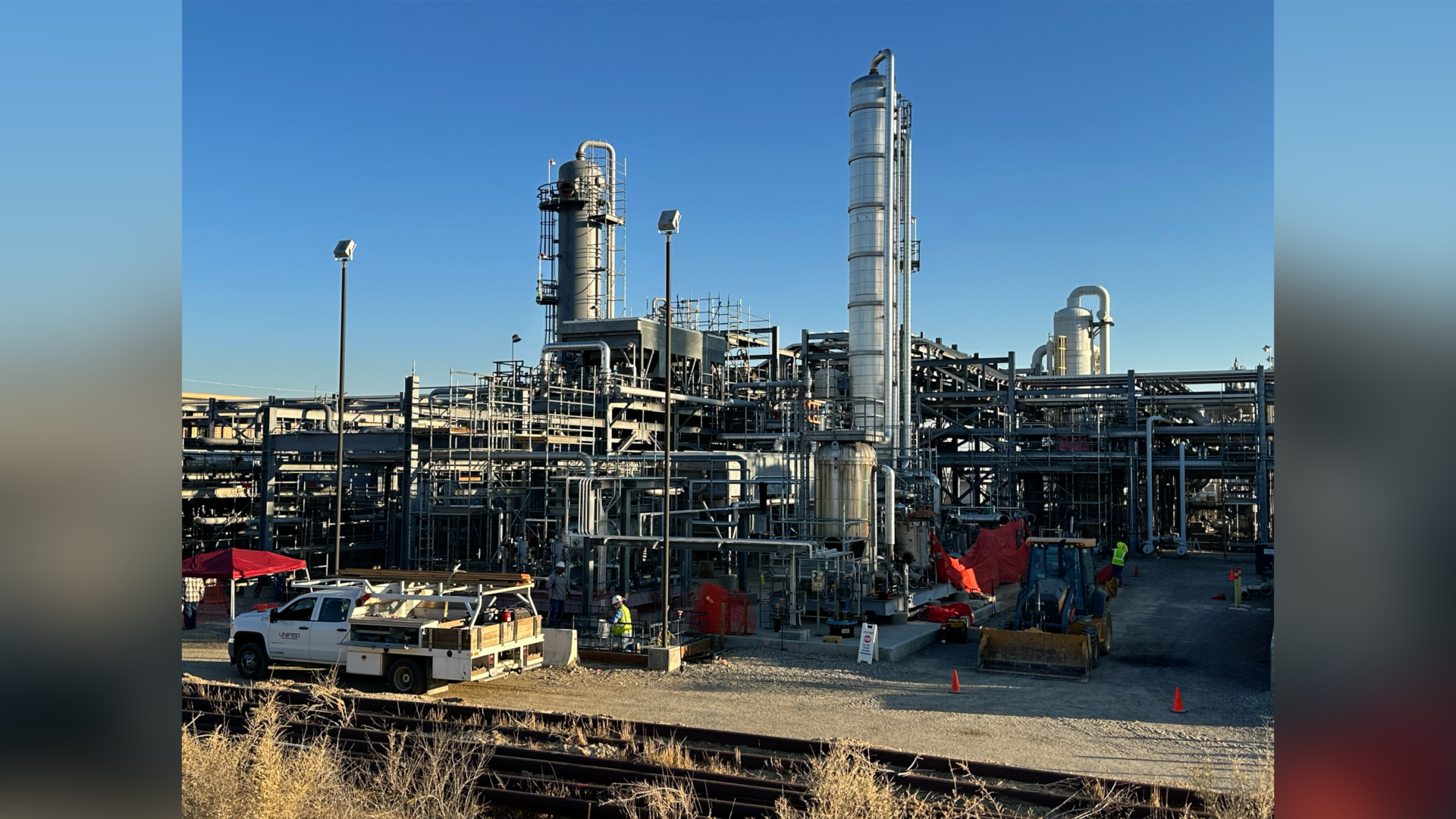 KERO-TV photograph of California Resources Corporation's separate carbon-capture construction in Kern County, illustrating the developer's existing industrial operations